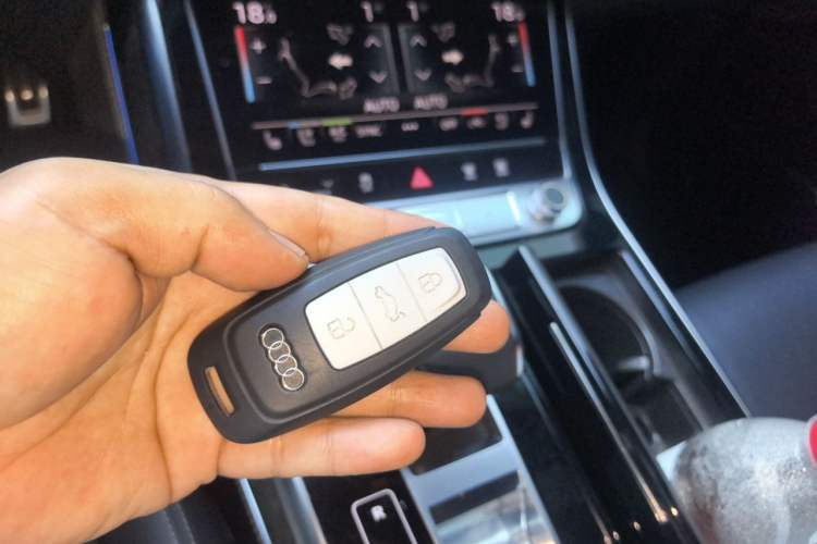 Used Audi Q8  Vehicle Key