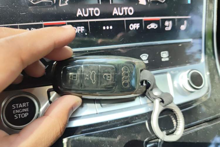 Used Audi Q8 2022 55 TFSI Prestige Dynamic Edition Vehicle Key