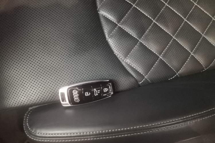 Used Audi Q8 2022 55 TFSI Prestige Dynamic Edition Vehicle Key