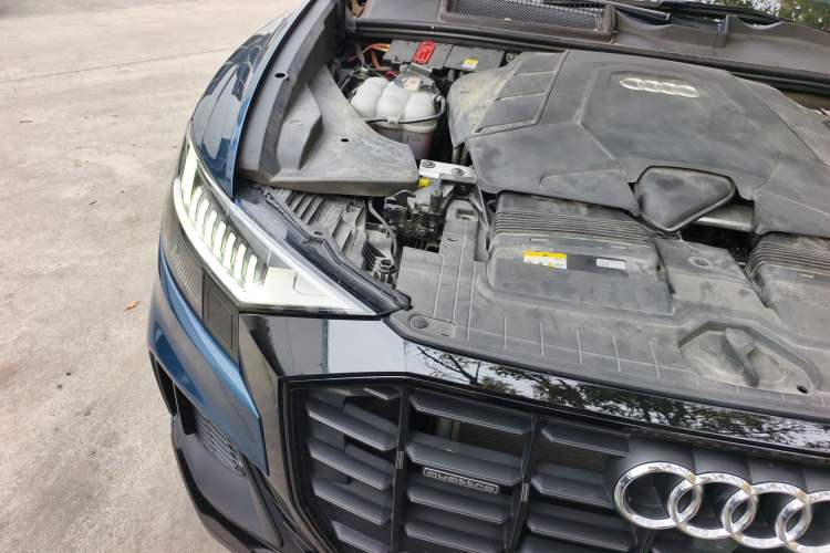 Used Audi Q8 2022 55 TFSI Luxury Dynamic Edition Engine Bay Right