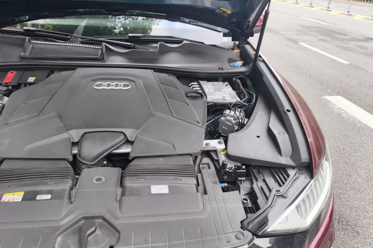 Used Audi Q8 2022 55 TFSI Luxury Dynamic Edition Engine Bay Left