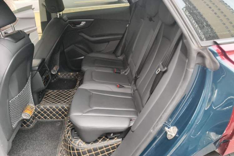 Used Audi Q8 2022 55 TFSI Luxury Dynamic Edition Left Rear Seat
