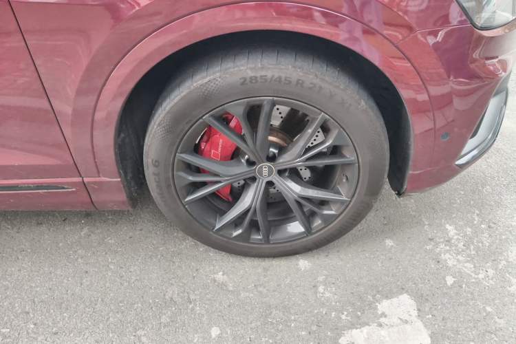 Used Audi Q8 2022 55 TFSI Luxury Dynamic Edition Right Front Wheel Hub