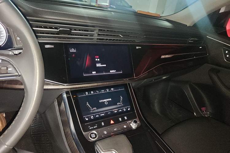 Used Audi Q8 2023 55 TFSI Luxury Dynamic Edition Audio And AC Panel