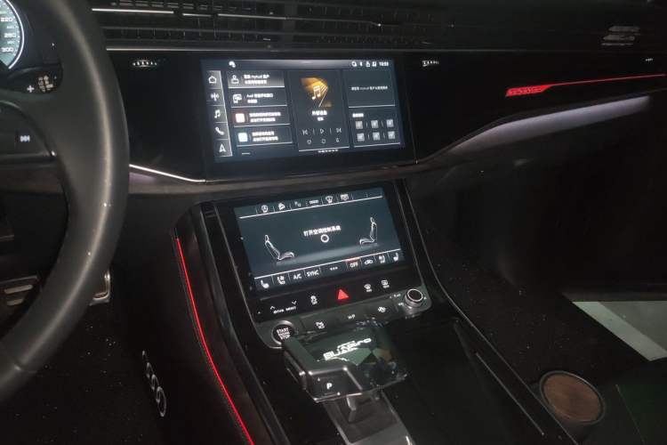Used Audi Q8 2023 55 TFSI Luxury Dynamic Edition Audio And AC Panel