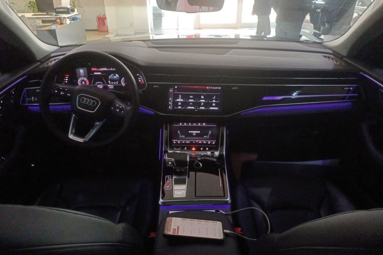 Used Audi Q8 2023 55 TFSI Luxury Dynamic Edition Center Console