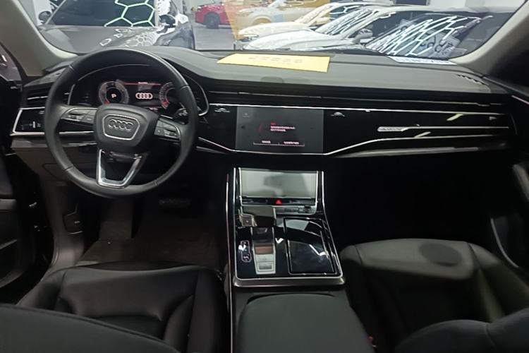 Used Audi Q8 2023 55 TFSI Luxury Dynamic Edition Center Console