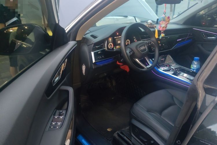 Used Audi Q8 2023 55 TFSI Luxury Dynamic Edition Driver Seat