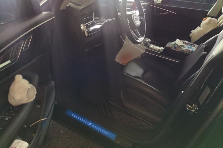 Used Audi Q8 2023 55 TFSI Luxury Dynamic Edition Driver Seat