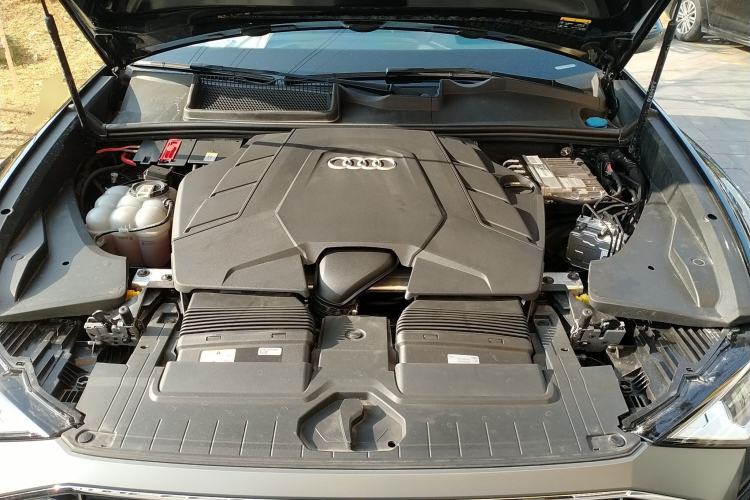 Used Audi Q8 2023 55 TFSI Luxury Dynamic Edition Engine Bay