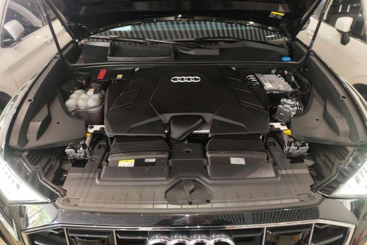 Used Audi Q8 2023 55 TFSI Luxury Dynamic Edition Engine Bay