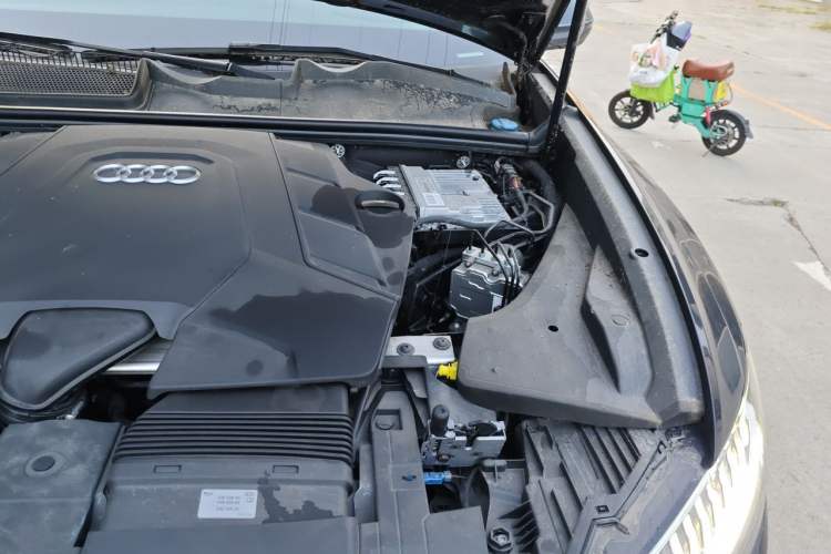Used Audi Q8 2023 55 TFSI Luxury Dynamic Edition Engine Bay Left