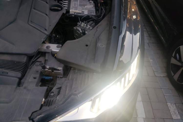 Used Audi Q8 2023 55 TFSI Luxury Dynamic Edition Engine Bay Left