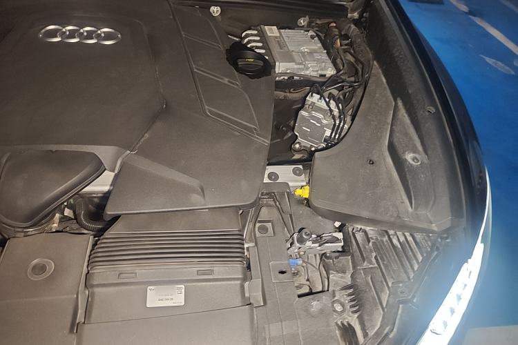 Used Audi Q8 2023 55 TFSI Luxury Dynamic Edition Engine Bay Left