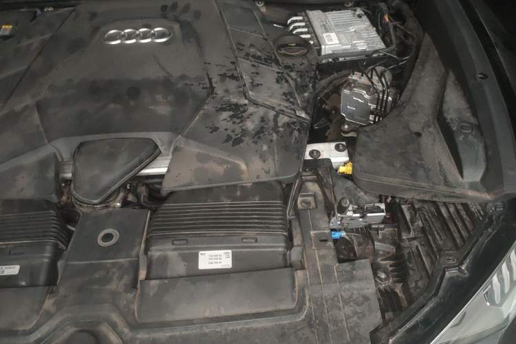 Used Audi Q8 2023 55 TFSI Luxury Dynamic Edition Engine Bay Left