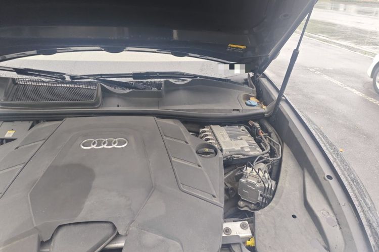 Used Audi Q8 2023 55 TFSI Luxury Dynamic Edition Engine Bay Left