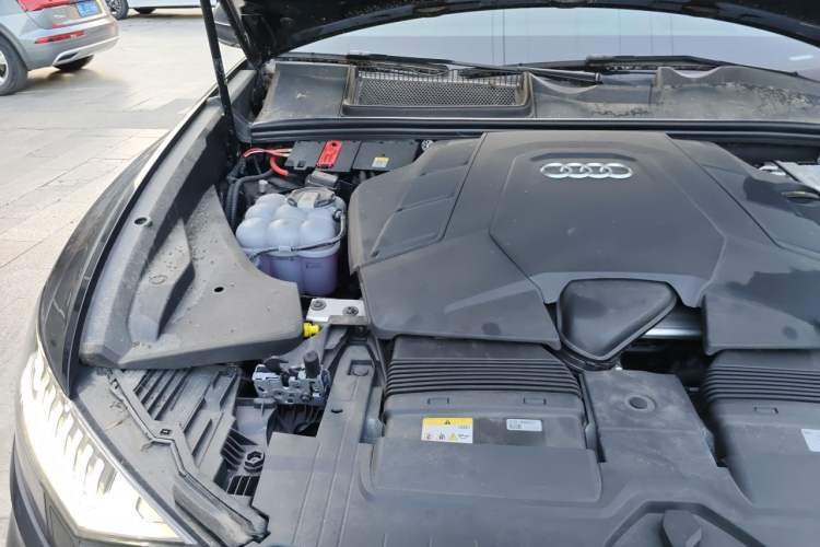 Used Audi Q8 2023 55 TFSI Luxury Dynamic Edition Engine Bay Right