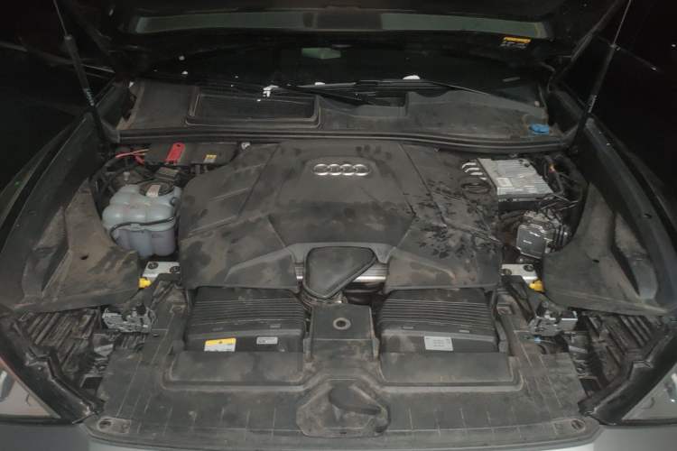Used Audi Q8 2023 55 TFSI Luxury Dynamic Edition Engine Bay