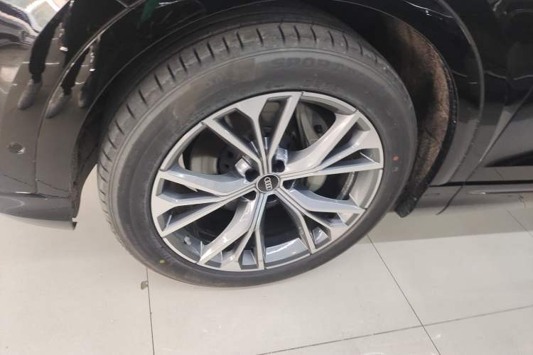 Used Audi Q8 2023 55 TFSI Luxury Dynamic Edition Exterior 4