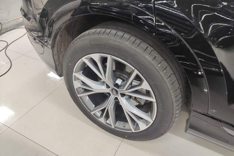 Used Audi Q8 2023 55 TFSI Luxury Dynamic Edition Exterior 5