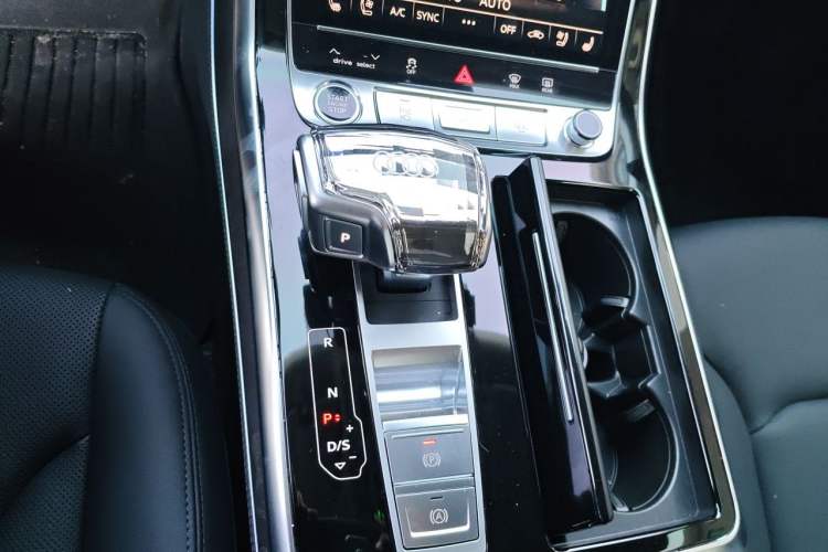 Used Audi Q8 2023 55 TFSI Luxury Dynamic Edition Gear Lever