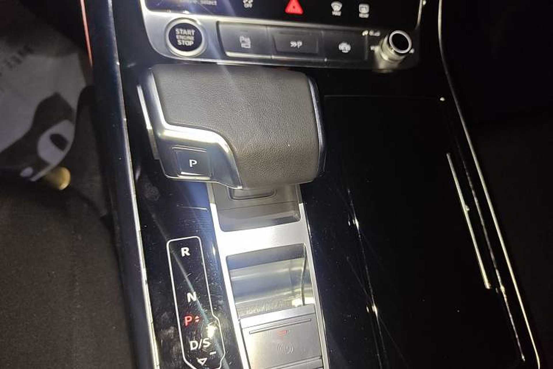 Used Audi Q8 2023 55 TFSI Luxury Dynamic Edition Gear Lever