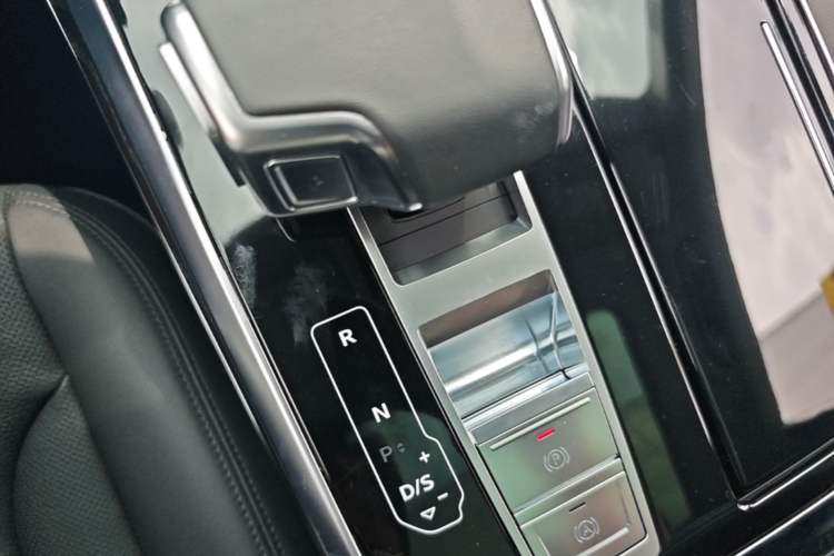 Used Audi Q8 2023 55 TFSI Prestige Dynamic Edition Gear Lever