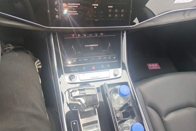 Used Audi Q8 2023 55 TFSI Luxury Dynamic Edition Gear Lever