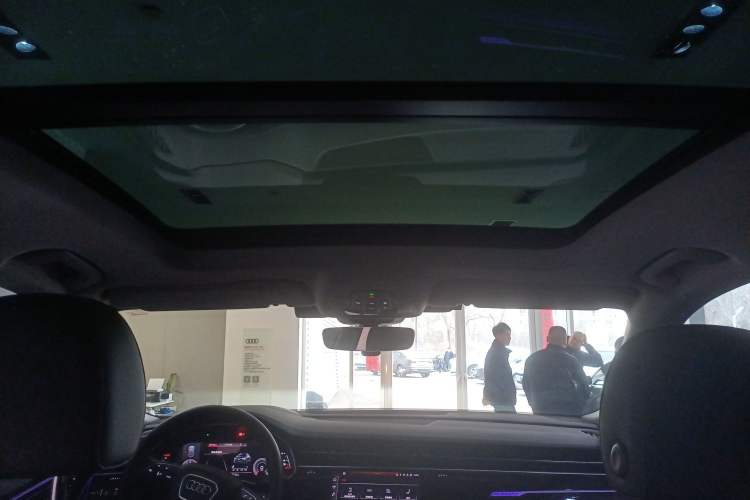 Used Audi Q8 2023 55 TFSI Luxury Dynamic Edition Headliner