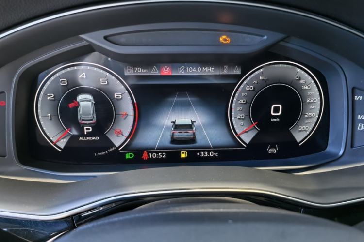Used Audi Q8 2023 55 TFSI Luxury Dynamic Edition Interior 1