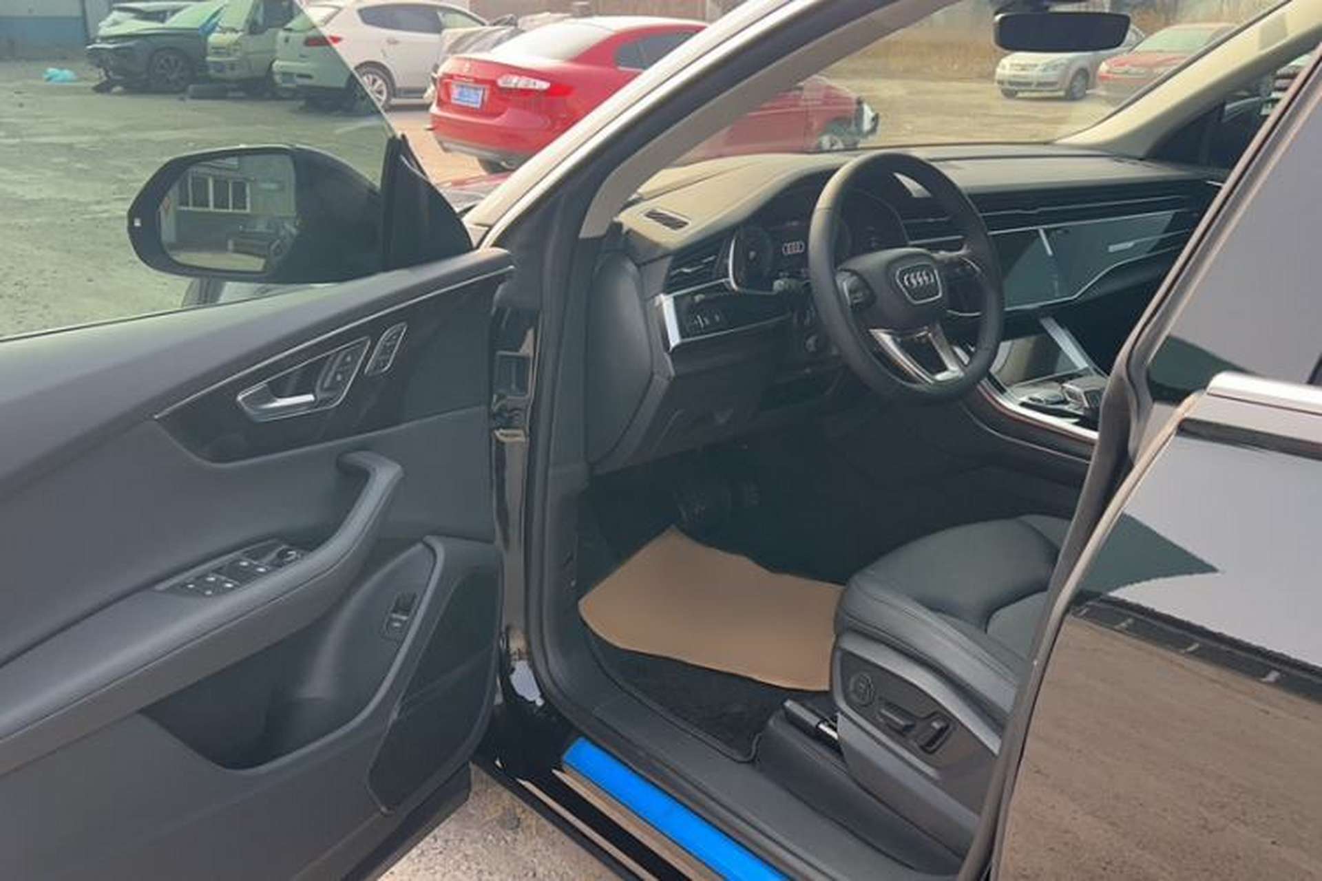 Used Audi Q8 2023 55 TFSI Luxury Dynamic Edition Interior 1