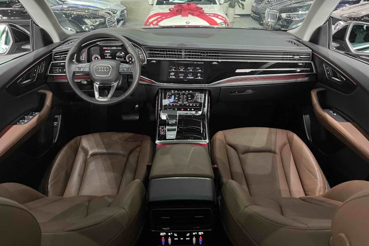 Used Audi Q8 2023 55 TFSI Luxury Dynamic Edition Interior 10