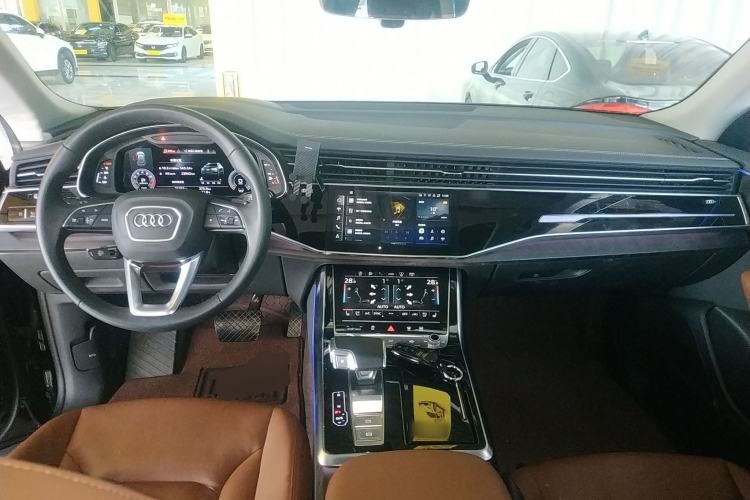 Used Audi Q8 2023 55 TFSI Luxury Dynamic Edition Interior 2
