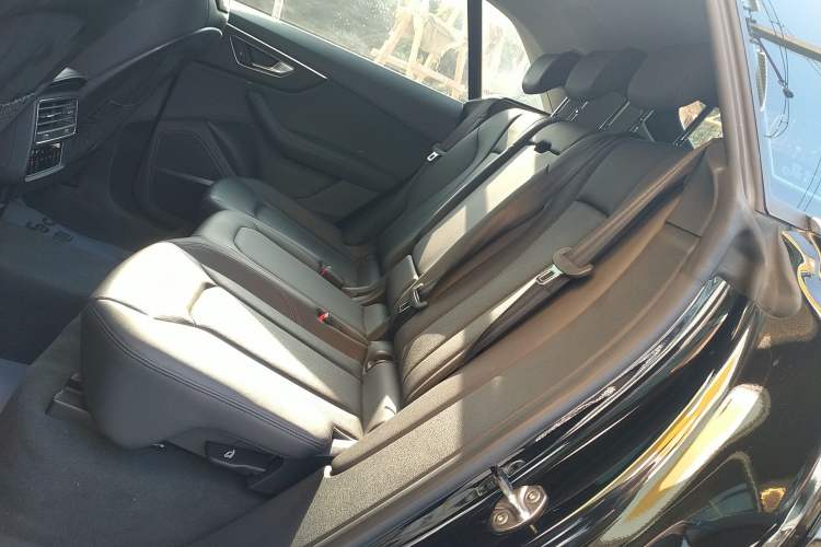 Used Audi Q8 2023 55 TFSI Luxury Dynamic Edition Interior 4