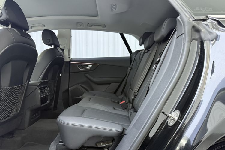 Used Audi Q8 2023 55 TFSI Luxury Dynamic Edition Interior 4