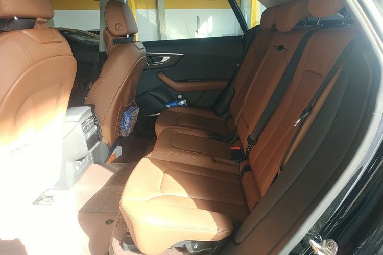 Used Audi Q8 2023 55 TFSI Luxury Dynamic Edition Interior 4