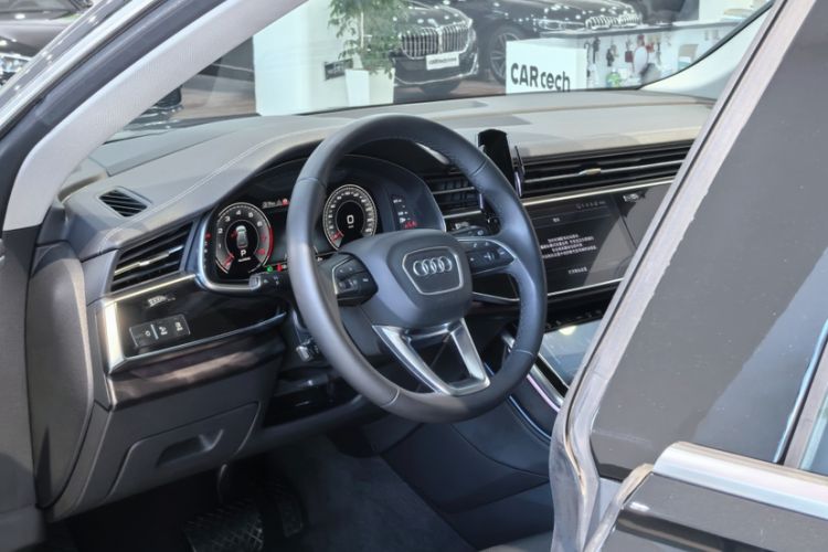 Used Audi Q8 2023 55 TFSI Luxury Dynamic Edition Interior 5
