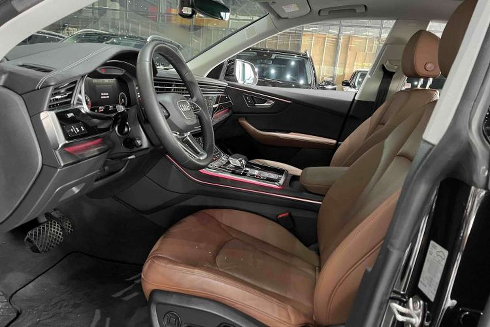 Used Audi Q8 2023 55 TFSI Luxury Dynamic Edition Interior 7