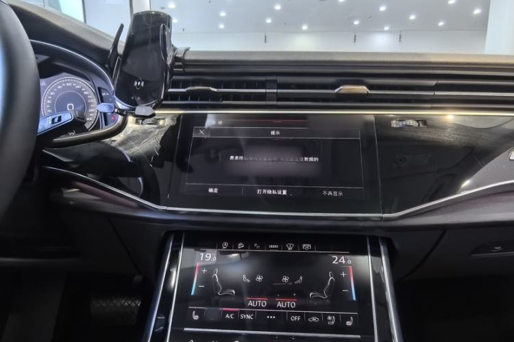 Used Audi Q8 2023 55 TFSI Luxury Dynamic Edition Interior 9