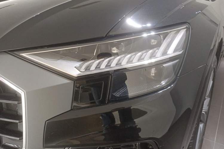 Used Audi Q8 2023 55 TFSI Luxury Dynamic Edition Left Front Headlight