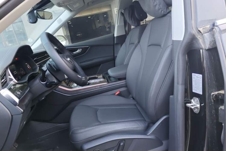 Used Audi Q8 2023 55 TFSI Luxury Dynamic Edition Left Front Seat