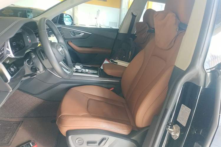Used Audi Q8 2023 55 TFSI Luxury Dynamic Edition Left Front Seat