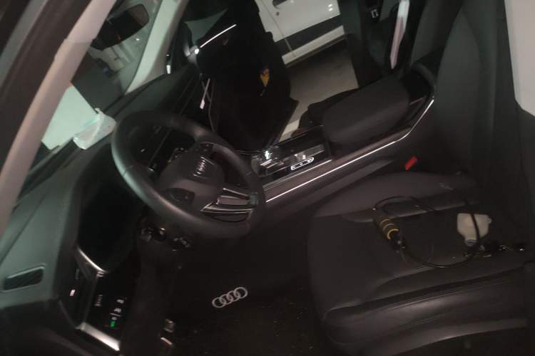 Used Audi Q8 2023 55 TFSI Luxury Dynamic Edition Left Front Seat