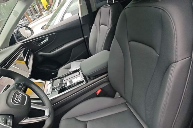 Used Audi Q8 2023 55 TFSI Prestige Dynamic Edition Left Front Seat