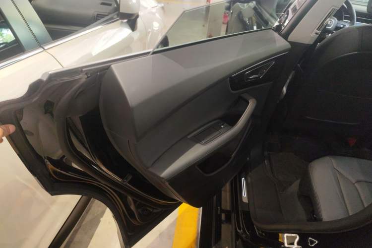 Used Audi Q8 2023 55 TFSI Luxury Dynamic Edition Left Rear Door Interior