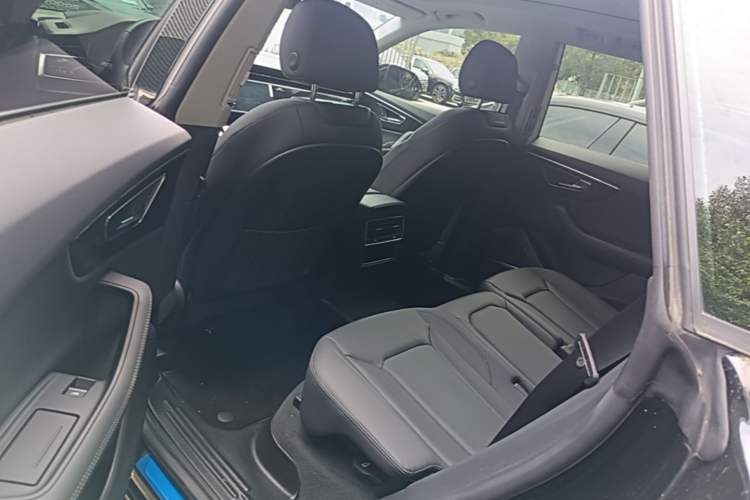Used Audi Q8 2023 55 TFSI Luxury Dynamic Edition Left Rear Seat