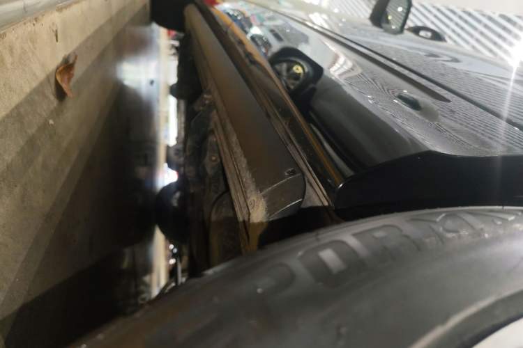 Used Audi Q8 2023 55 TFSI Luxury Dynamic Edition Left Side Sill
