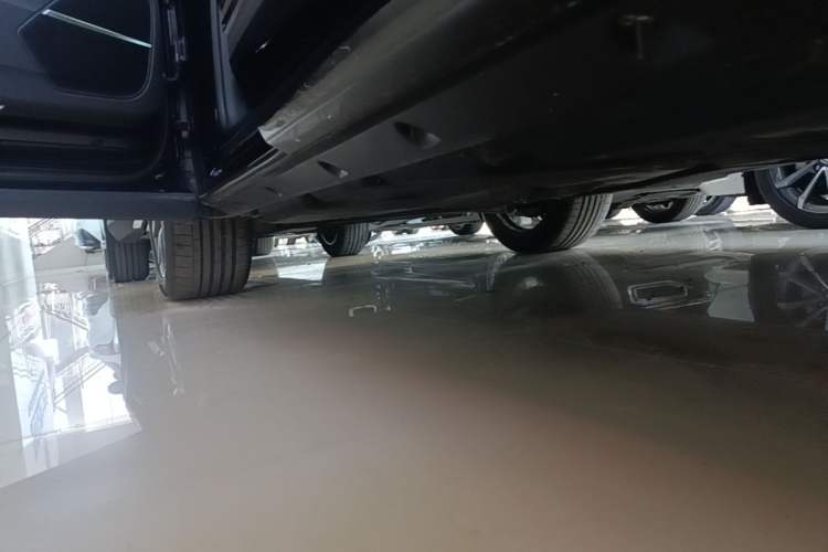 Used Audi Q8 2023 55 TFSI Luxury Dynamic Edition Left Side Sill