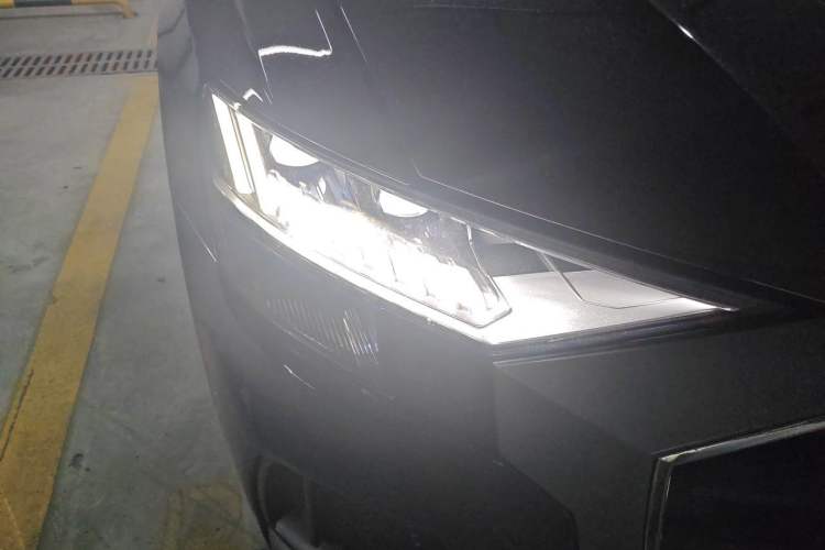 Used Audi Q8 2023 55 TFSI Luxury Dynamic Edition Right Front Headlight