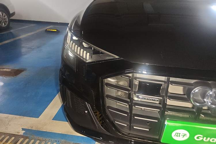 Used Audi Q8 2023 55 TFSI Luxury Dynamic Edition Right Front Headlight